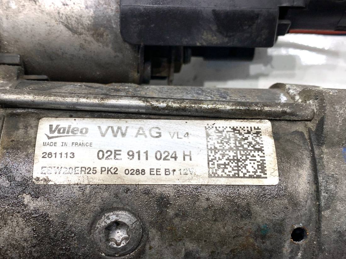 Стартер Volkswagen Passat B7 02E911024H — фото детали 4