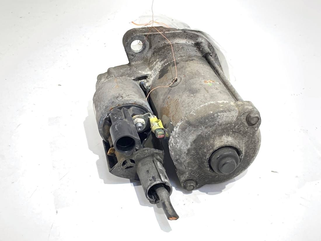 Стартер Volkswagen Passat B7 02M911024G — фото деталі 3