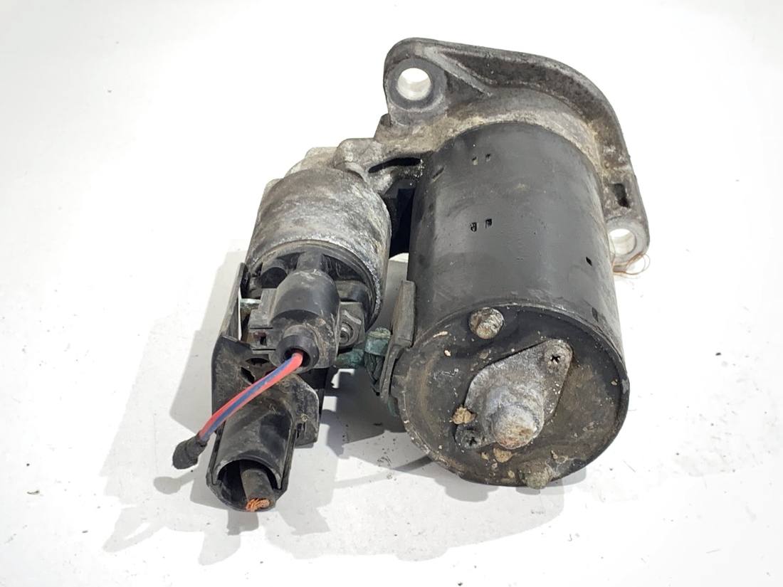 Стартер Volkswagen Passat B7 02M911024C — фото деталі 3