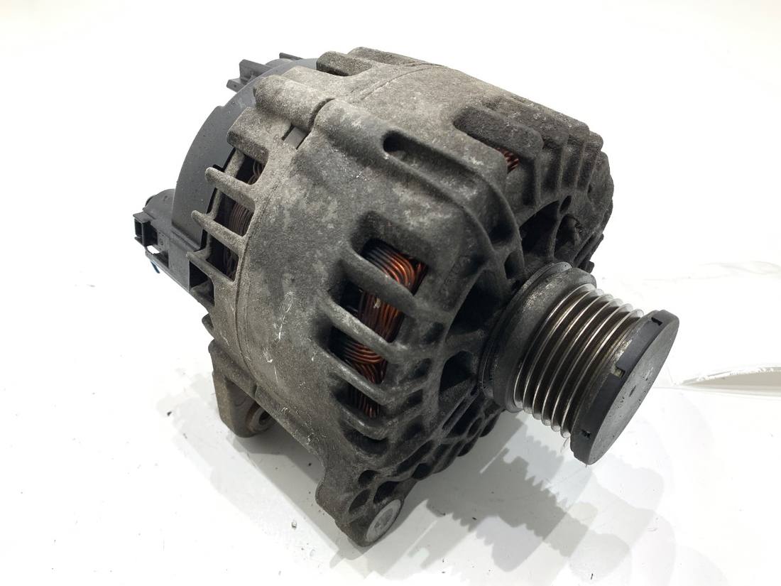 Генератор Volkswagen Golf 7 TG14C043 — фото деталі 2