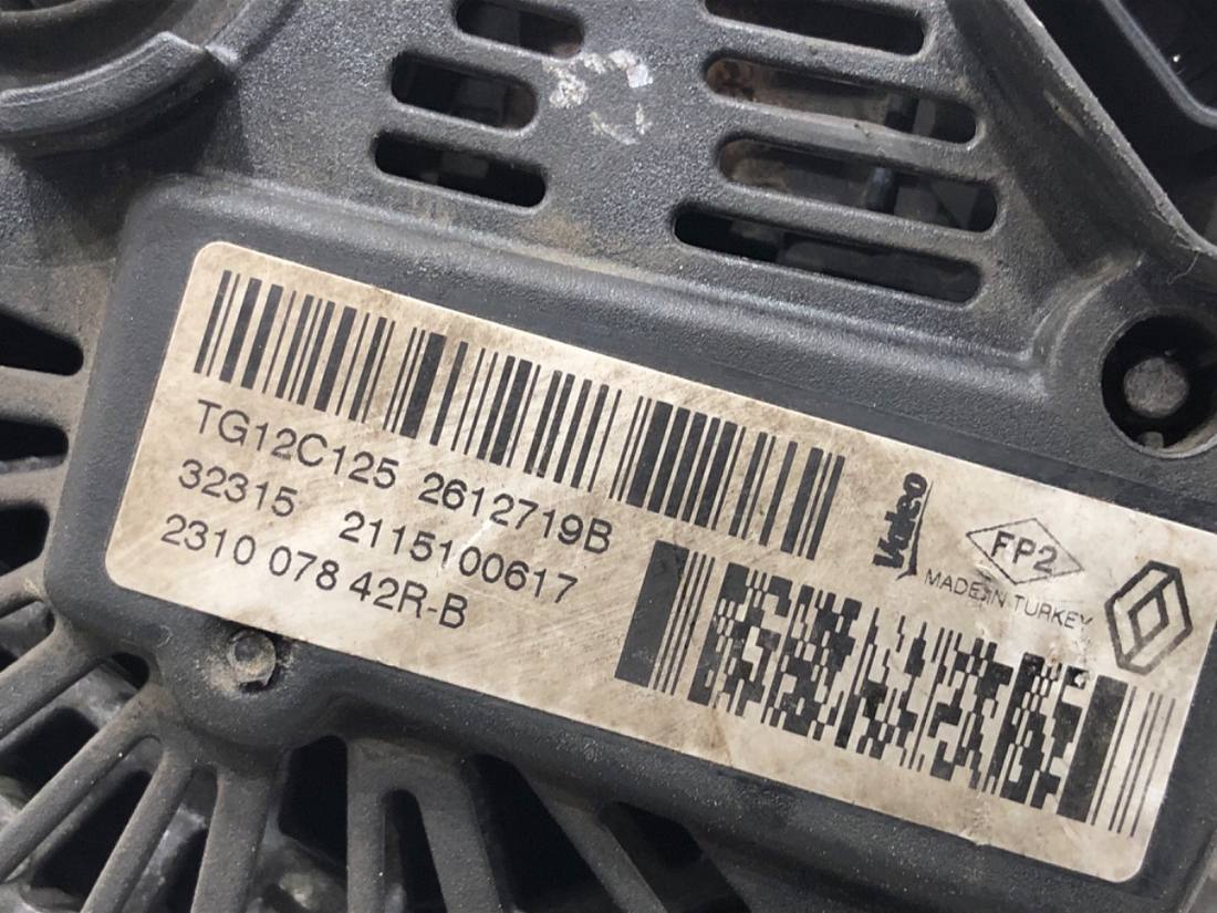 Генератор Dacia Duster 231007842R — фото деталі 4