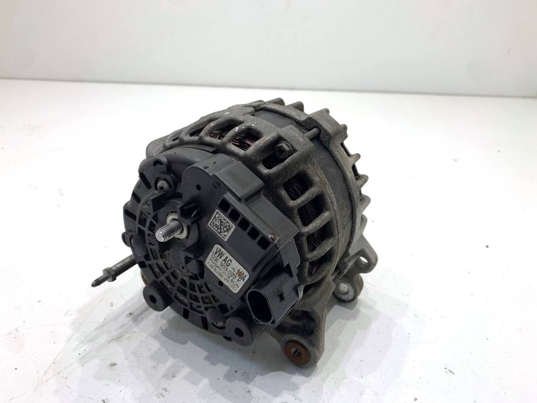 Генератор Volkswagen Golf 7 03L903023K — фото детали 2