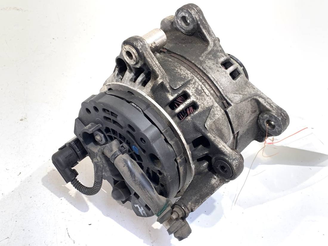 Генератор Volkswagen Jetta 03C903023A — фото детали 2