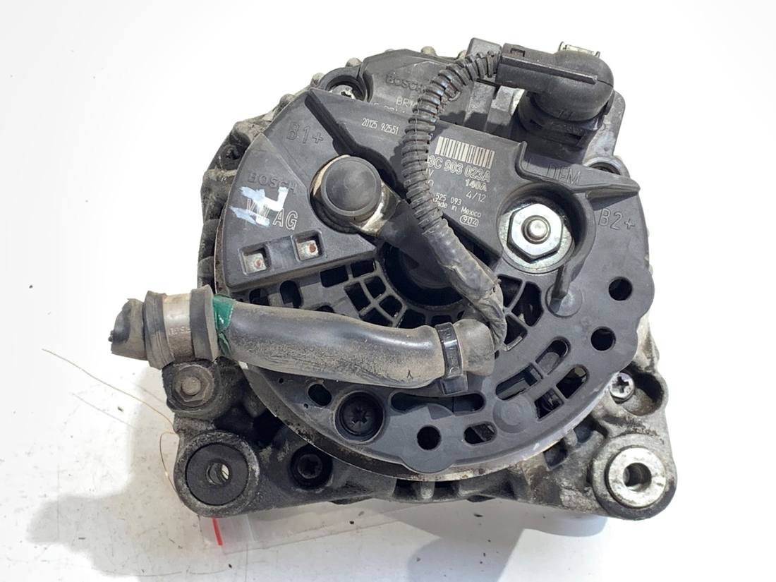 Генератор Volkswagen Jetta 03C903023A — фото детали 3