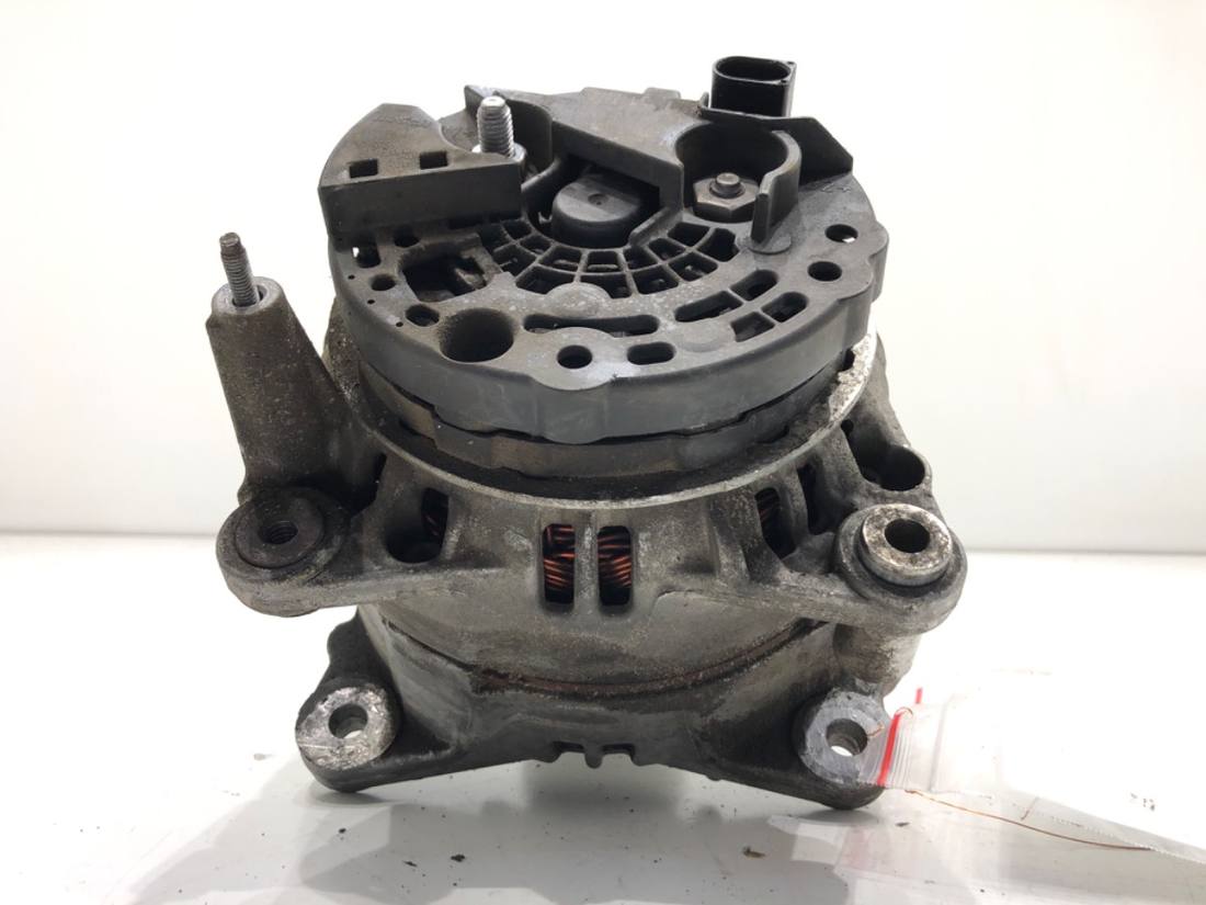 Генератор Volkswagen Scirocco 03C903023A — фото деталі 3
