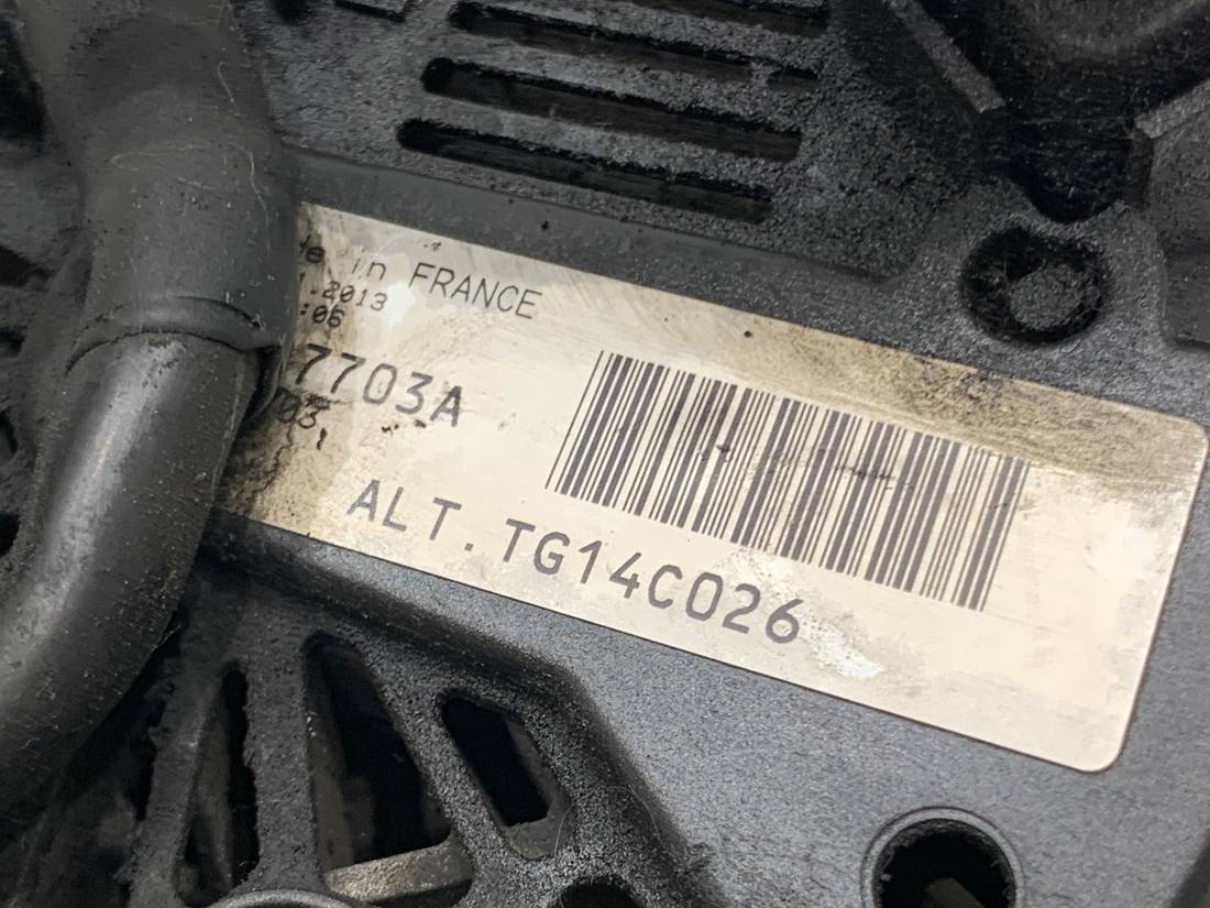 Генератор Audi A3 8P TG14C026 — фото деталі 4