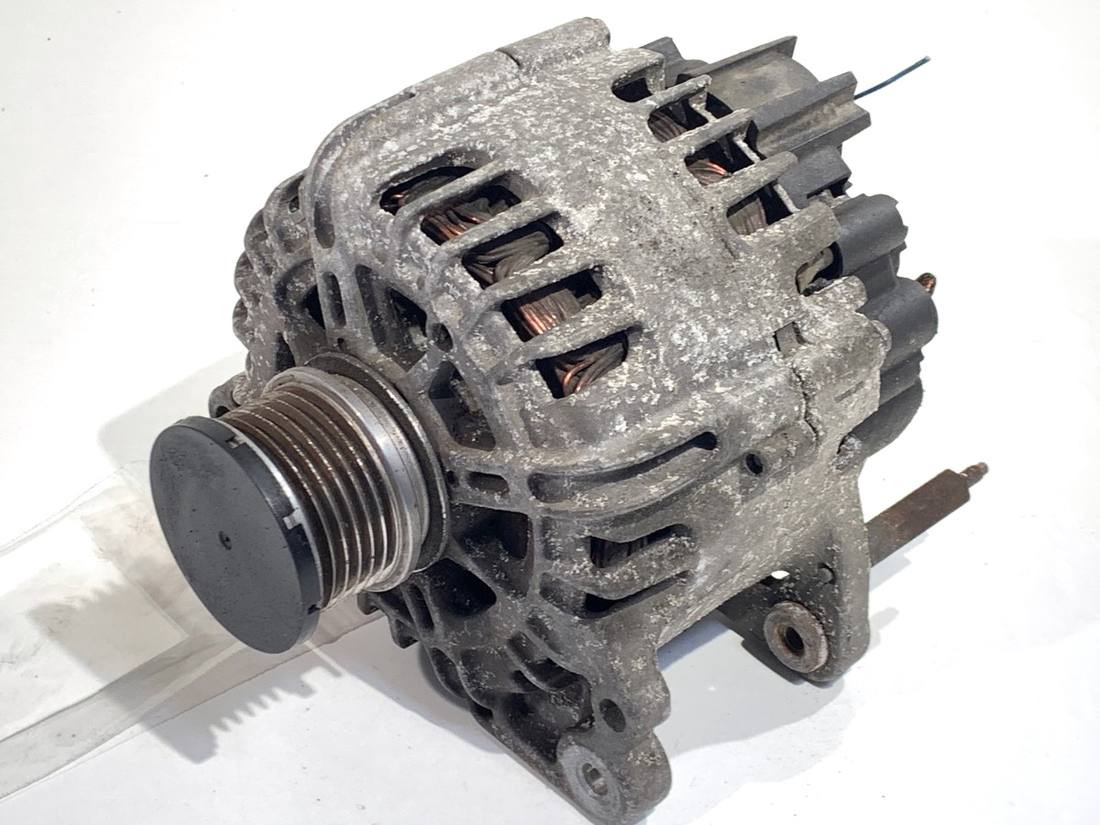 Генератор Skoda Rapid 03L903023J