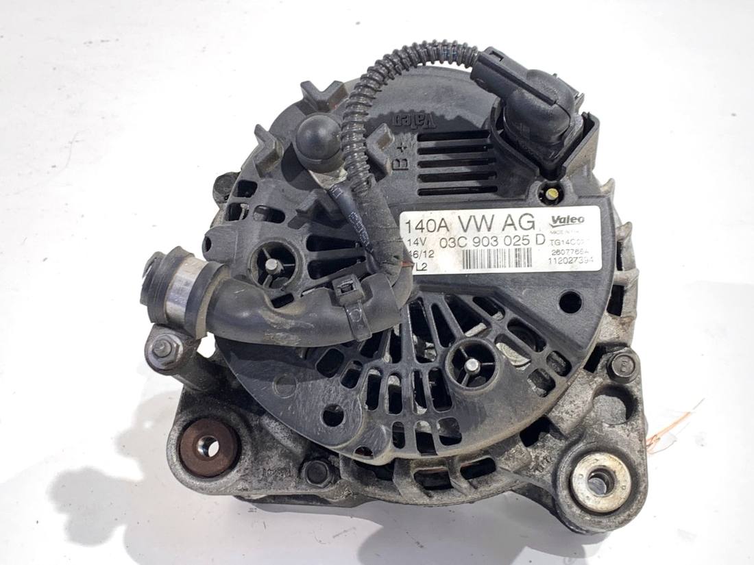 Генератор Volkswagen Golf 5 03C903025D — фото детали 3