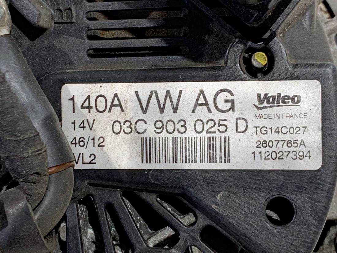 Генератор Volkswagen Golf 5 03C903025D — фото детали 4