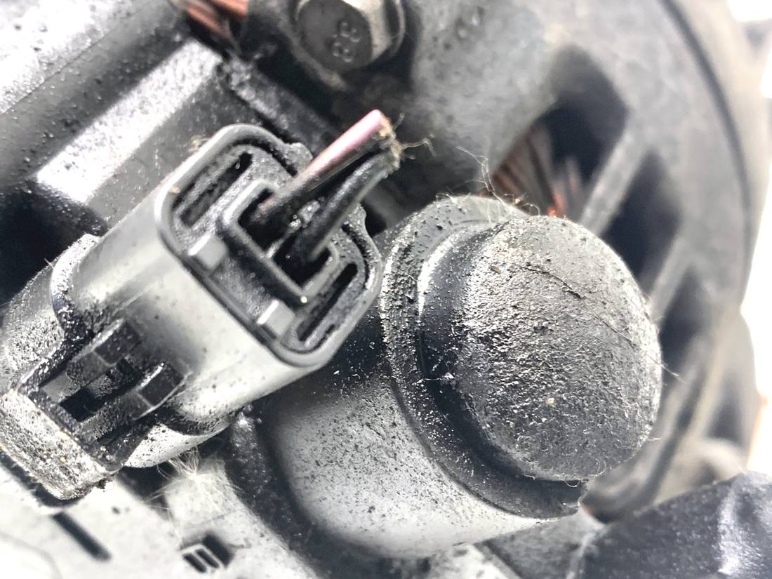 Генератор Citroen C4 9661544880 — фото деталі 4