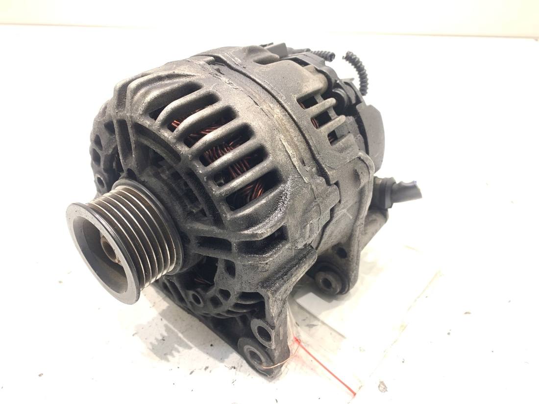 Генератор Volkswagen Golf 5 03C903023D