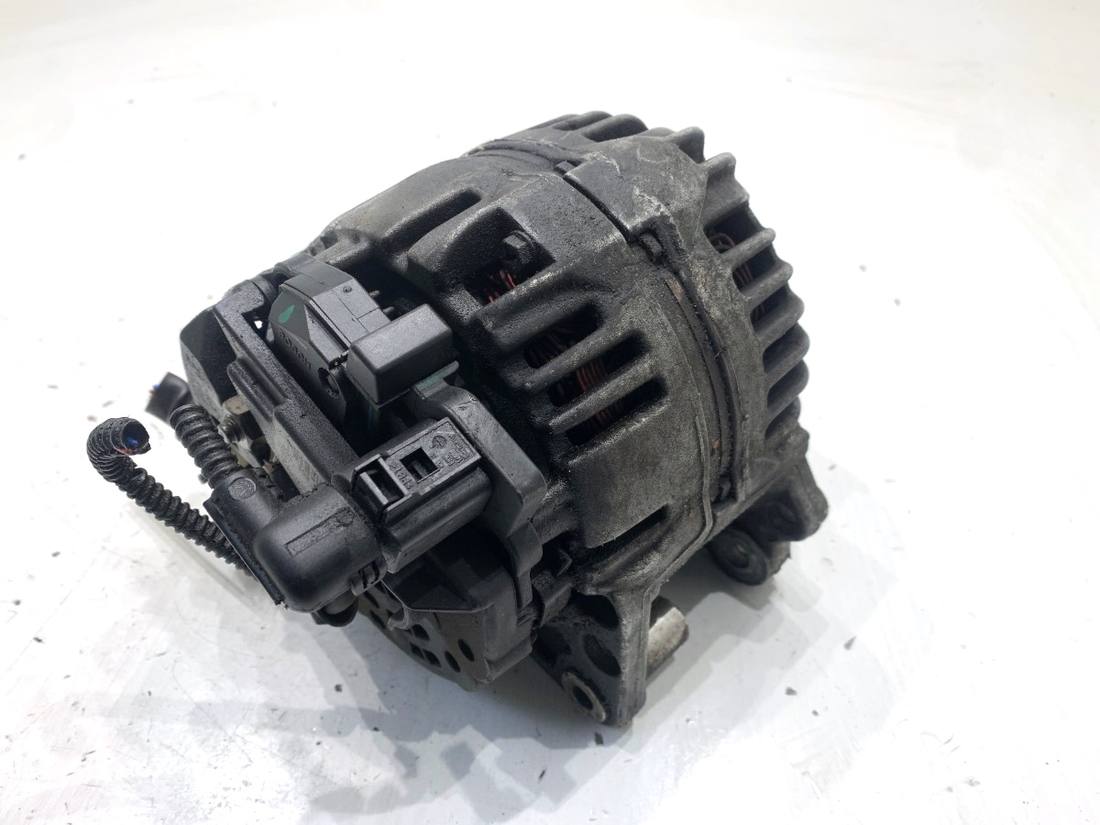 Генератор Volkswagen Golf 5 03C903023D — фото деталі 2