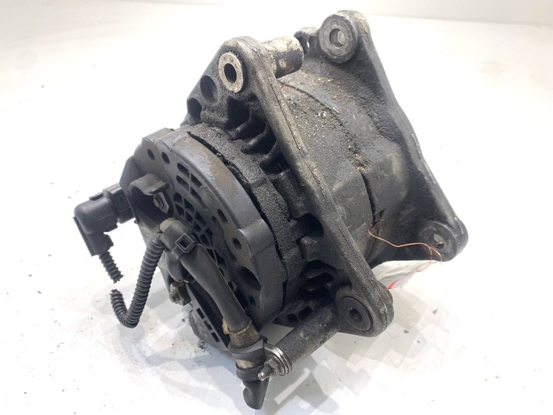 Генератор Volkswagen Golf 5 03C903023D — фото деталі 3