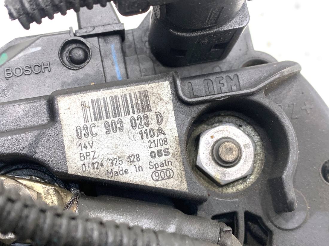 Генератор Volkswagen Golf 5 03C903023D — фото деталі 4