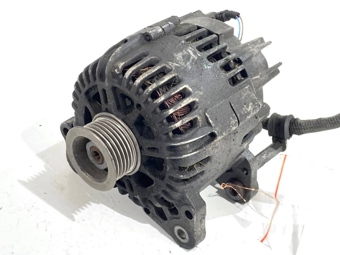 Генератор Volkswagen Touran 03C903023B