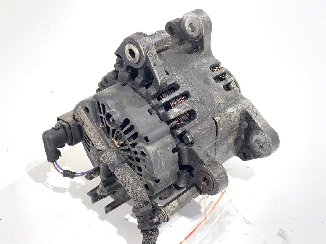 Генератор Volkswagen Touran 03C903023B — фото деталі 2