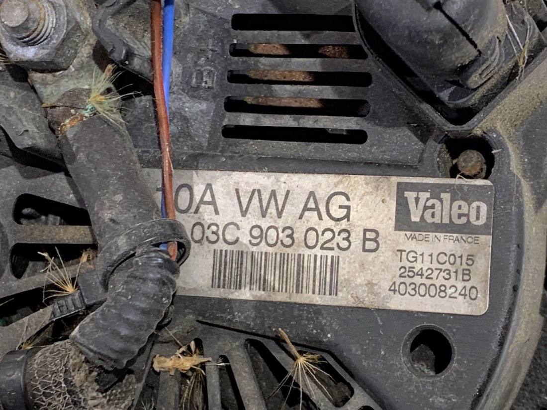 Генератор Volkswagen Touran 03C903023B — фото деталі 4