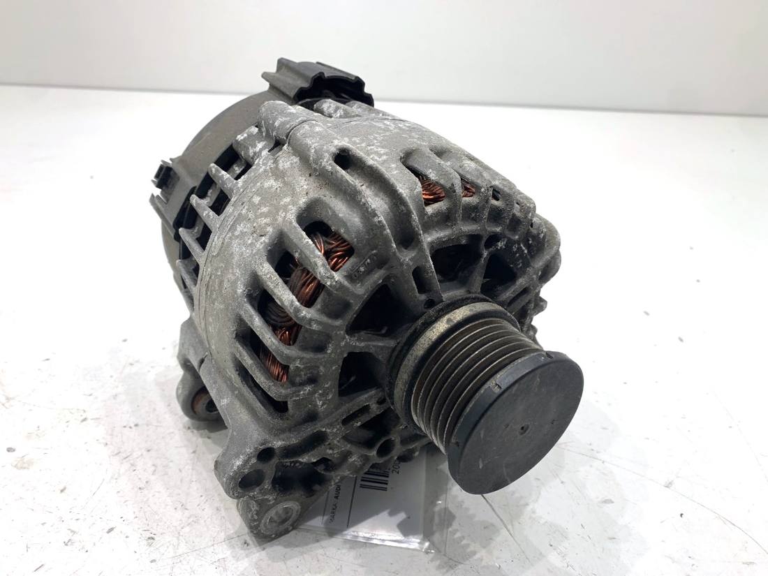 Генератор Audi A5 8T 04L903024