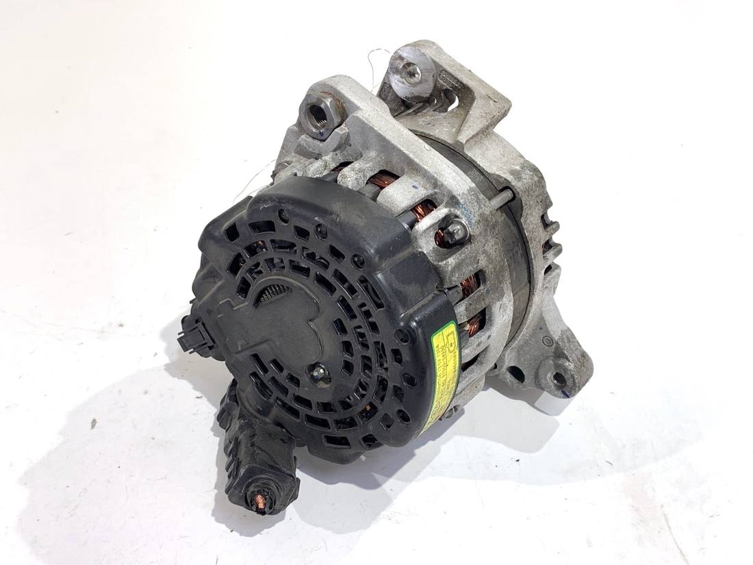 Генератор Hyundai Kona 37300-04950 — фото детали 2