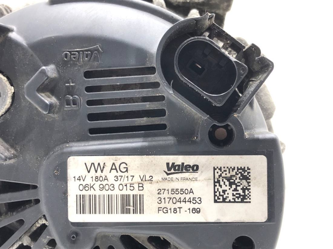 Генератор Volkswagen Touran 06K903015B — фото деталі 3