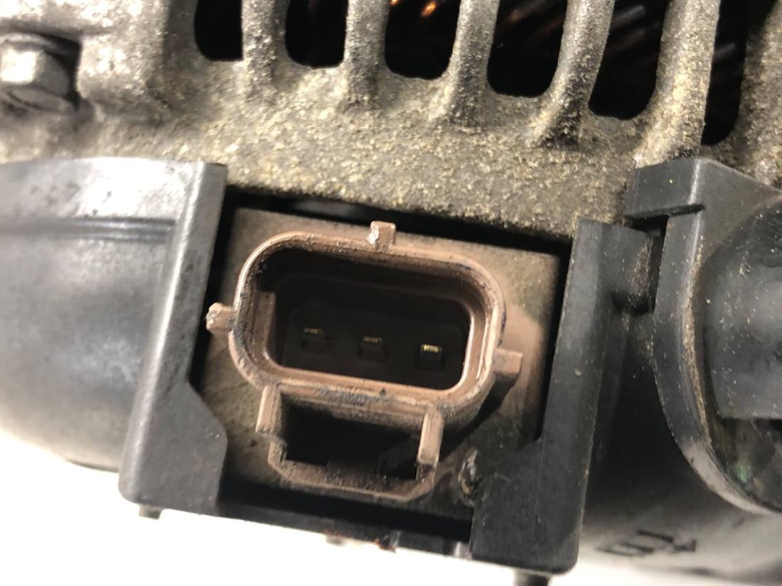 Генератор Ford Kuga — фото деталі 4