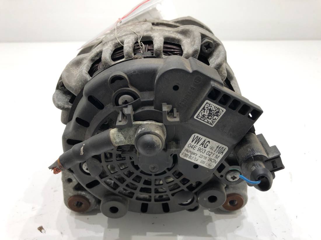 Генератор Seat Ibiza 04E903021M — фото детали 3