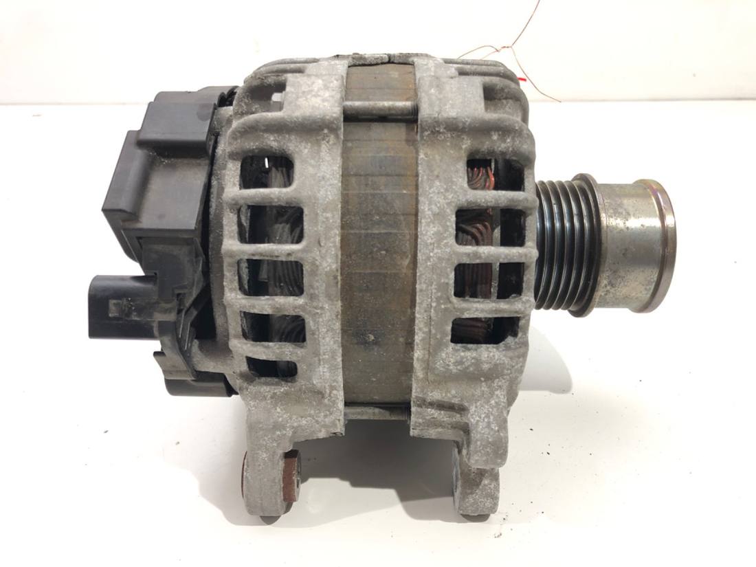 Генератор Volkswagen Golf 7 04C903023T