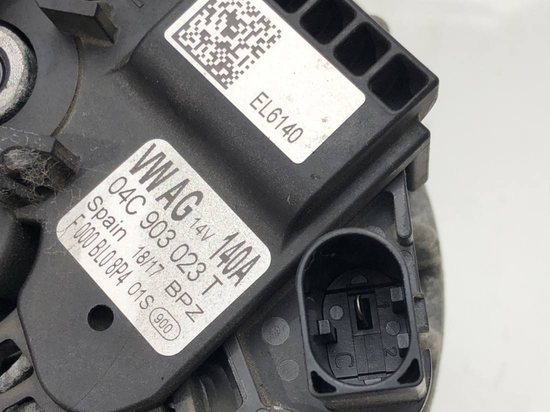 Генератор Volkswagen Golf 7 04C903023T — фото детали 4