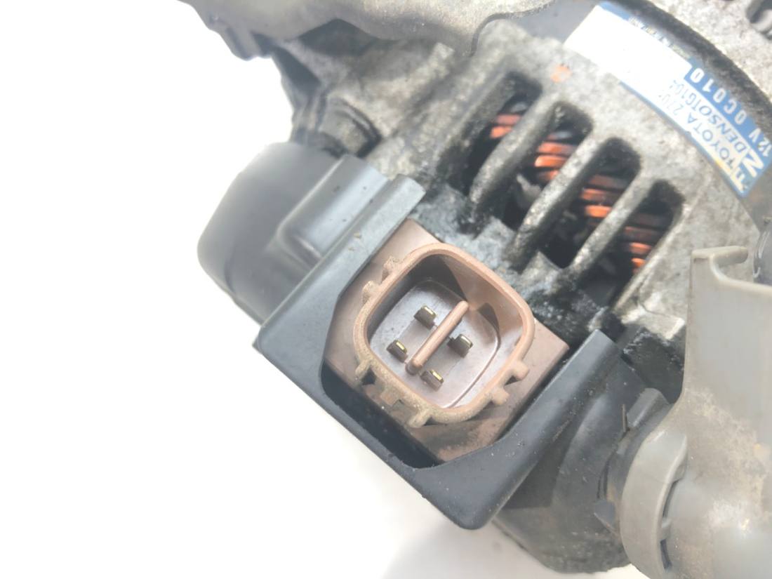 Генератор Toyota Auris 27060-0Y050 — фото деталі 5