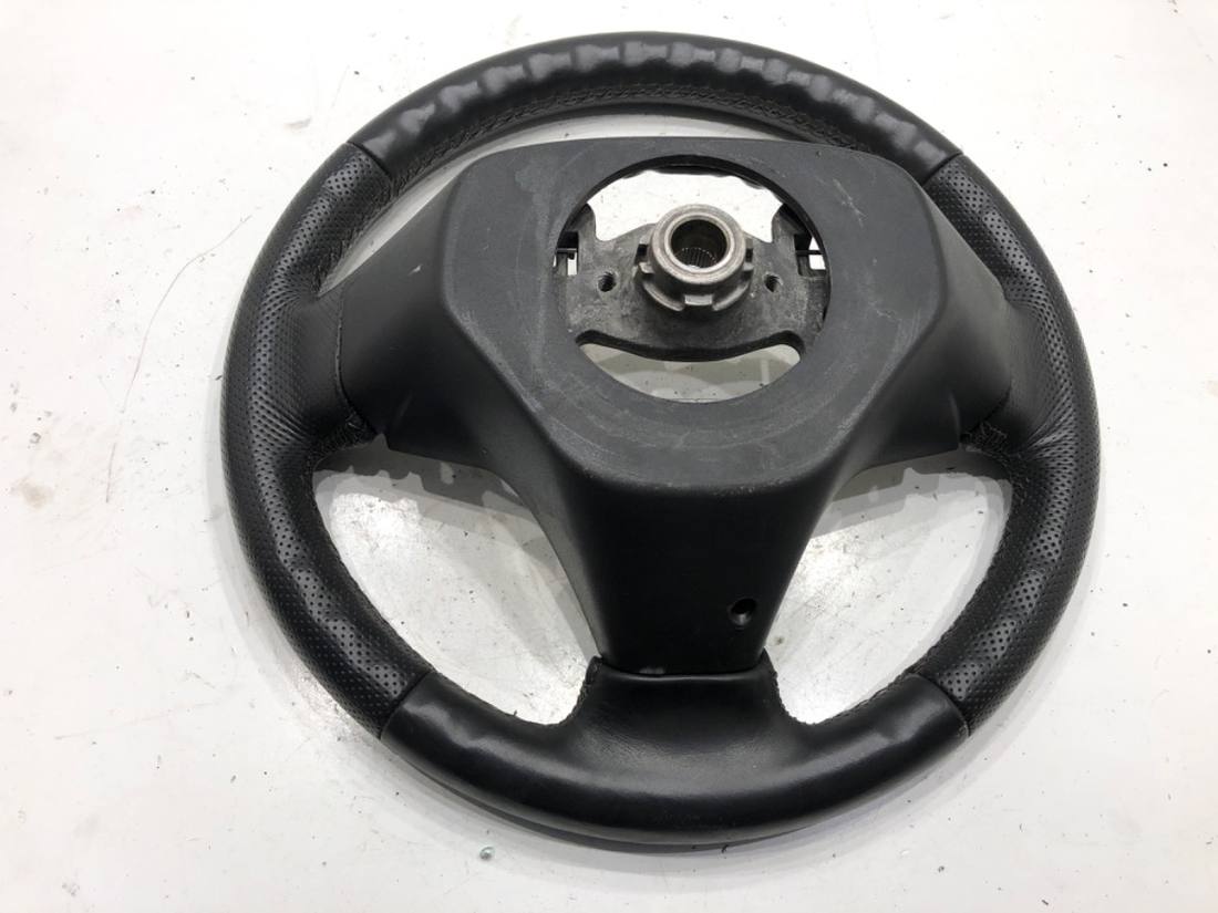 Руль Toyota Yaris 3 — фото детали 3