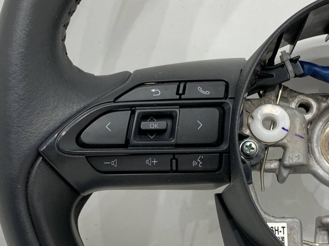 Руль Toyota Yaris 3 — фото детали 2
