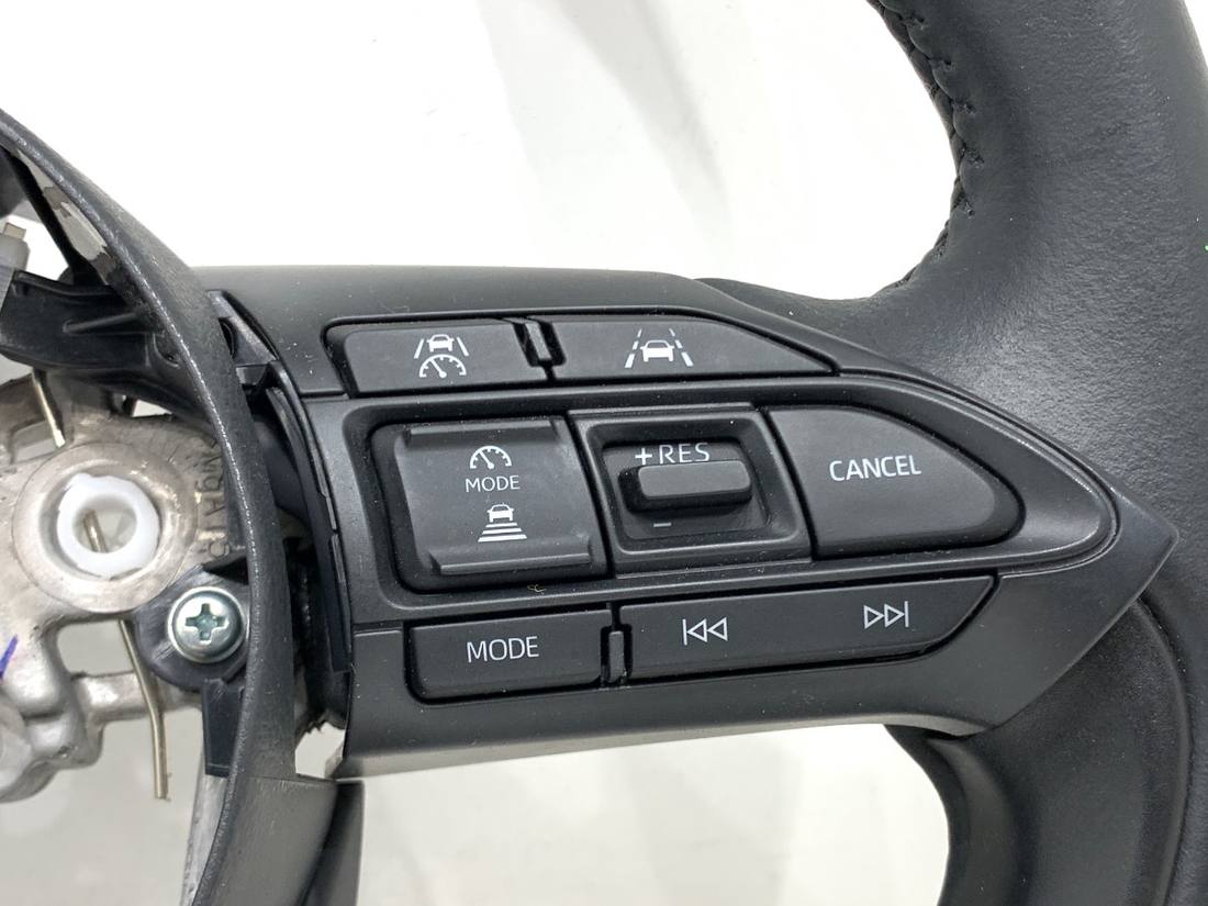 Руль Toyota Yaris 3 — фото детали 3