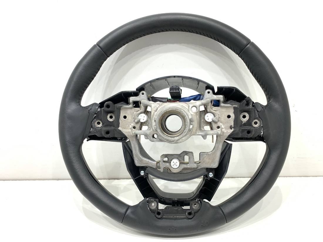 Руль Toyota Yaris 3 — фото детали 4