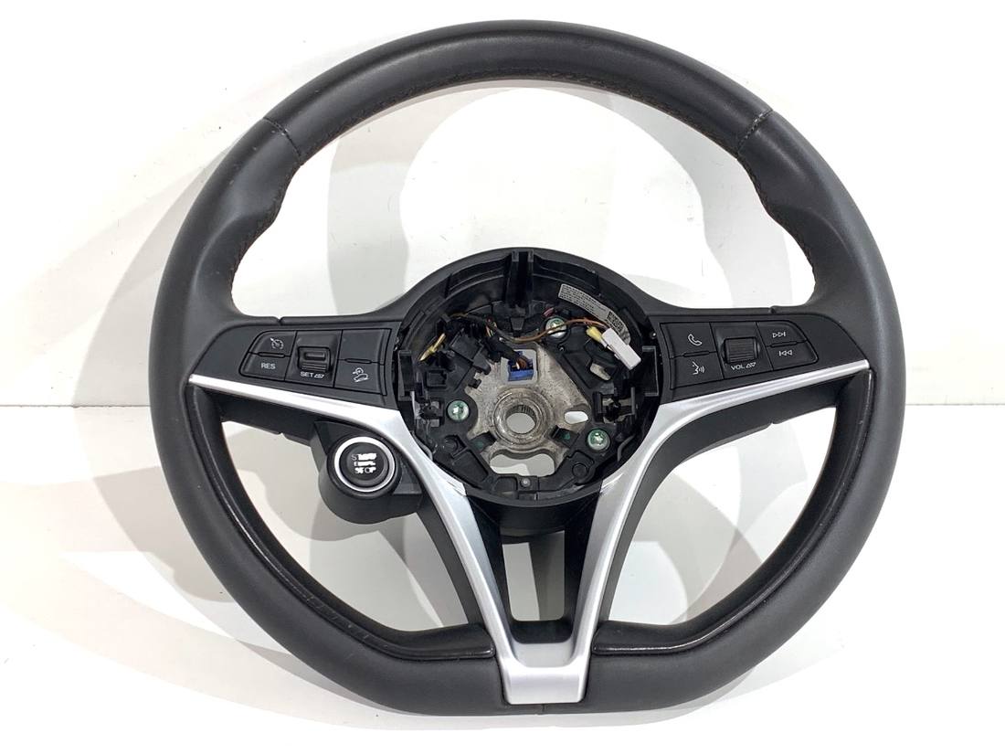 Руль Alfa romeo Stelvio 01561477590