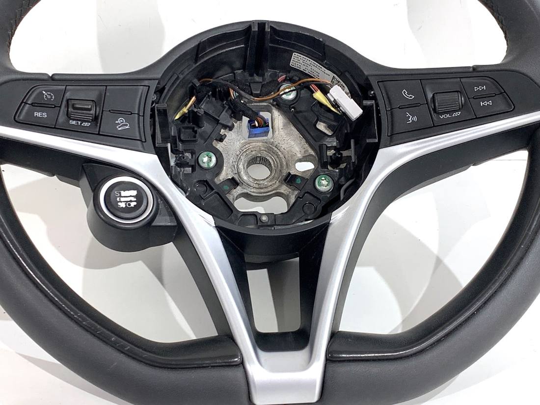 Руль Alfa romeo Stelvio 01561477590 — фото детали 2