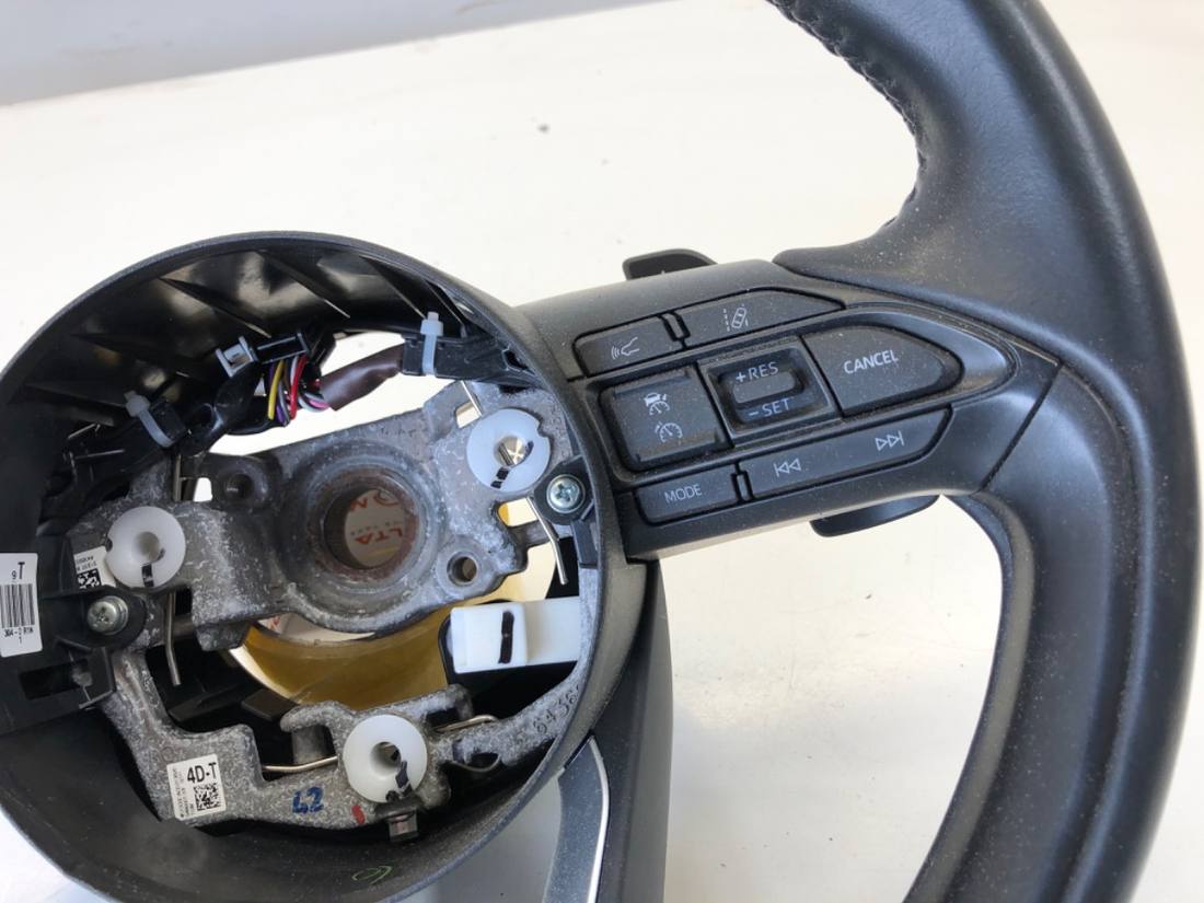 Руль Toyota Yaris 3 — фото детали 2