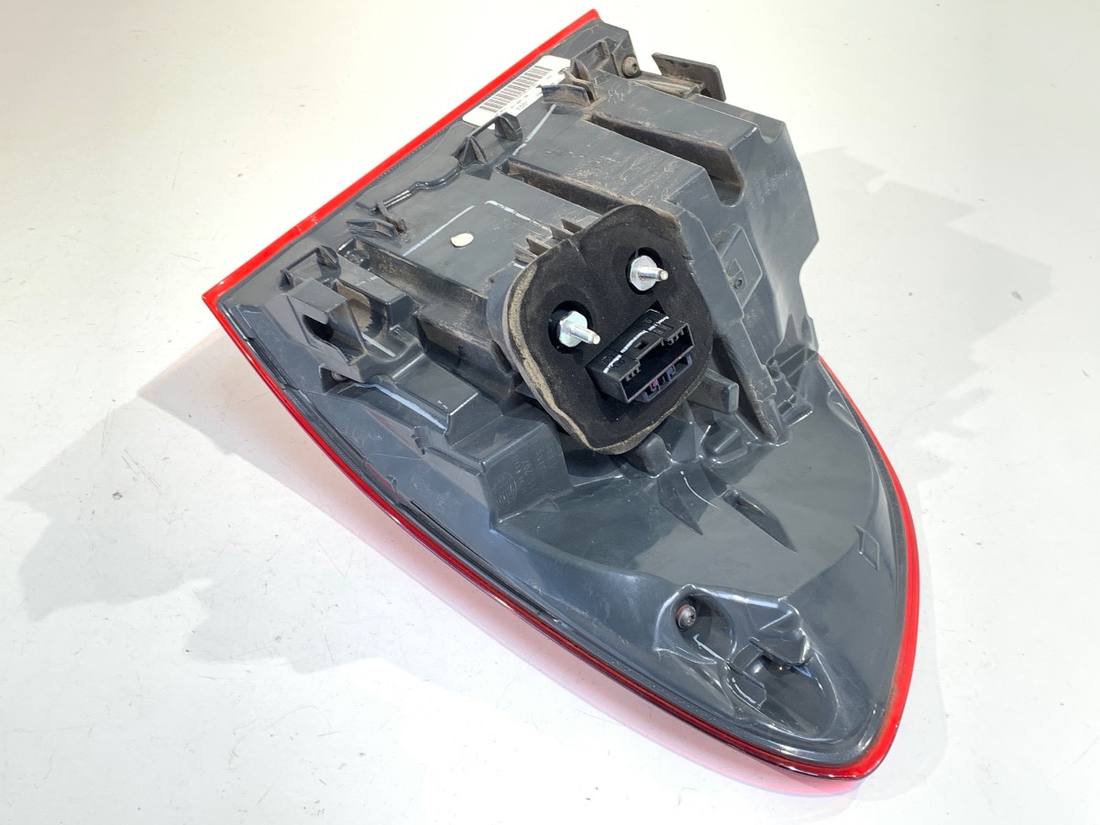 Ліхтар задній правий BMW X5 F15 7290100 — фото деталі 3