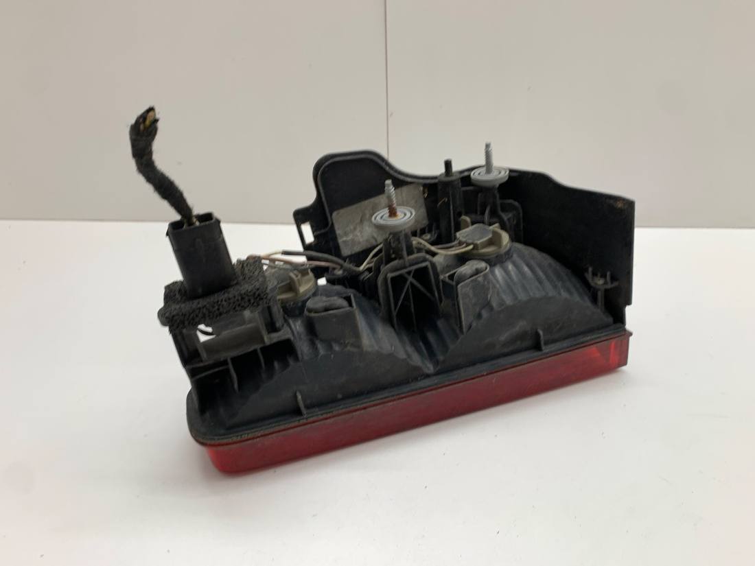 Фонарь задний правый Dodge Challenger — фото детали 3