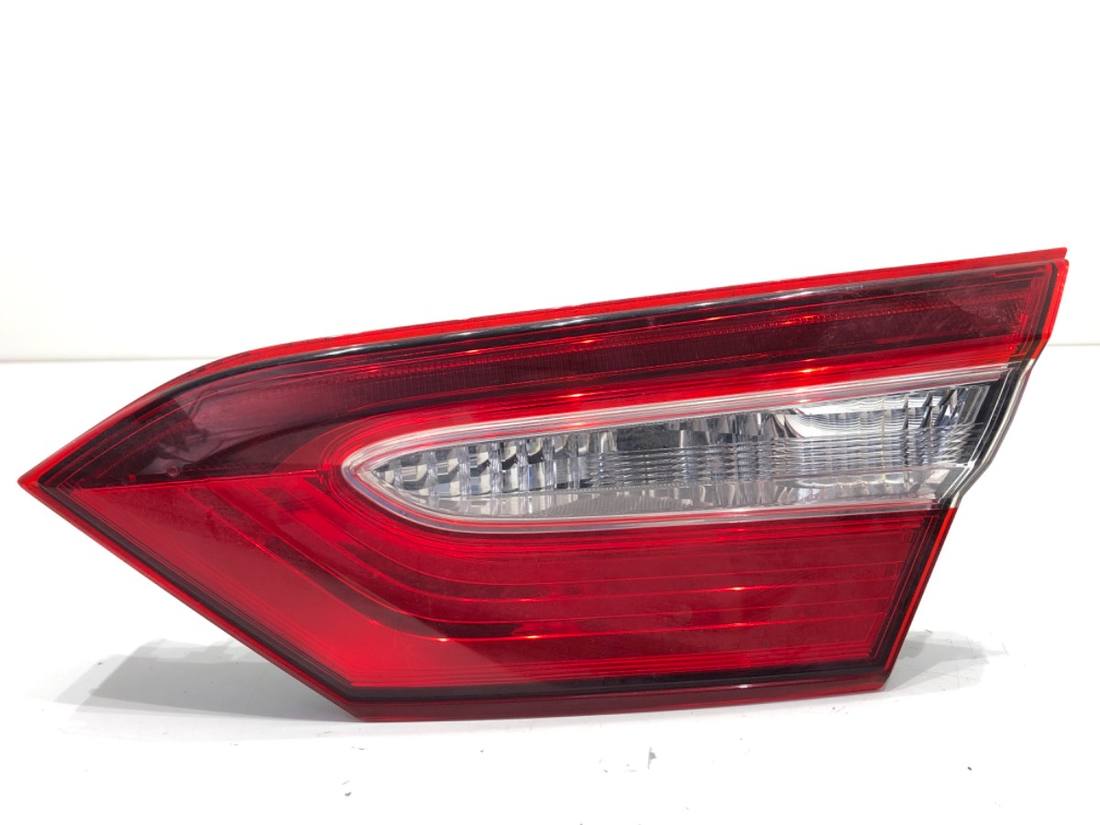 Фонарь задний правый Toyota Camry