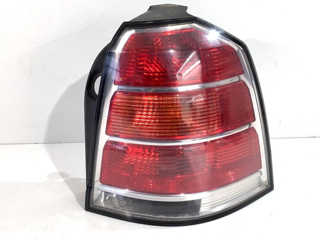 Ліхтар задній правий Opel Zafira B 24451843