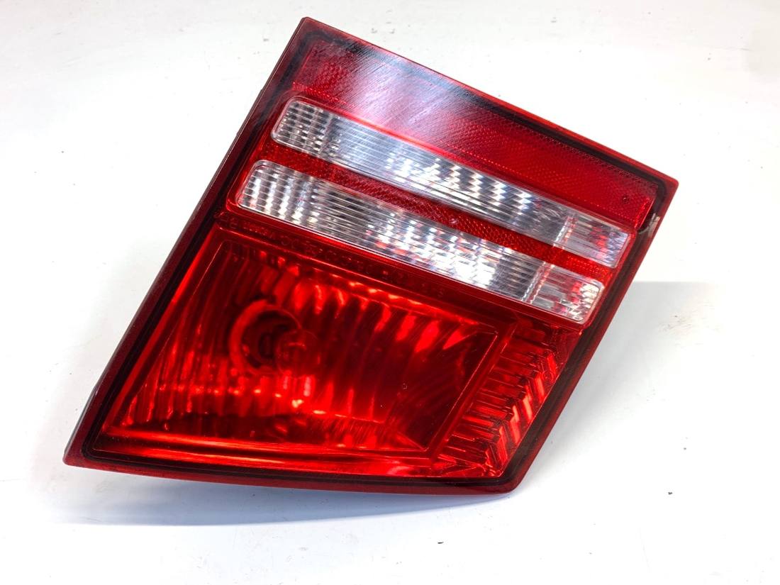 Фонарь задний правый Dodge Journey 04806368AD