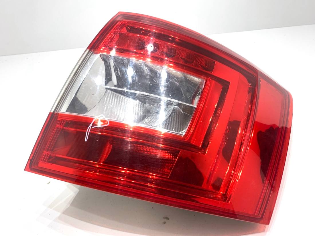 Ліхтар задній правий Skoda Octavia 3 5E9945096A 5E9945112A