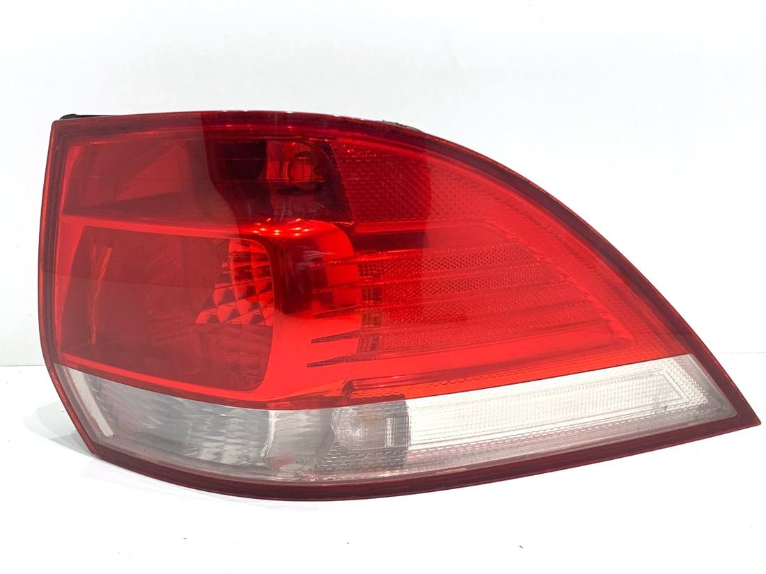 Ліхтар задній правий Volkswagen Golf 5 1K9945096A