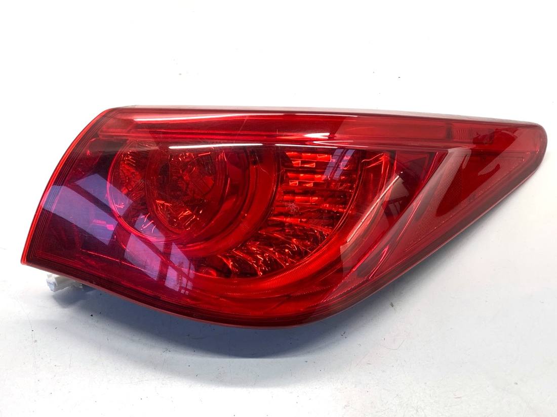 Фонарь задний правый Infiniti Q50