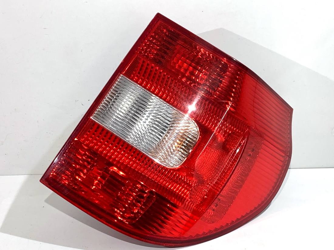 Ліхтар задній правий Skoda Yeti 5L0945096