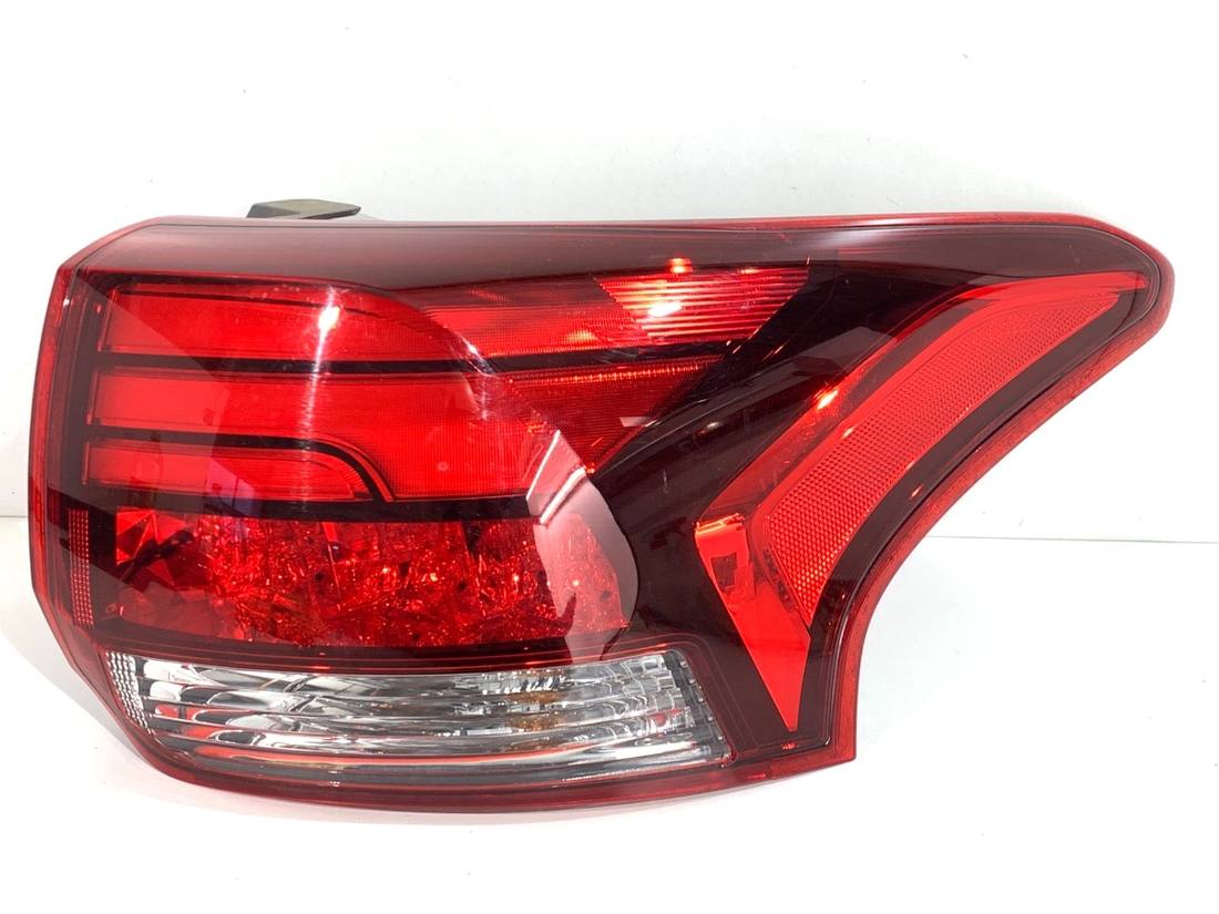 Ліхтар задній правий Mitsubishi Outlander