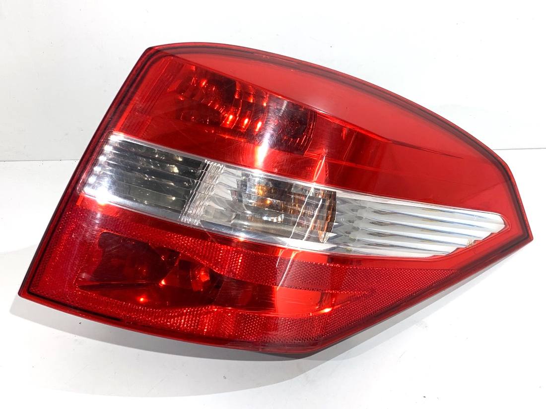 Ліхтар задній правий Renault Laguna 265500002R
