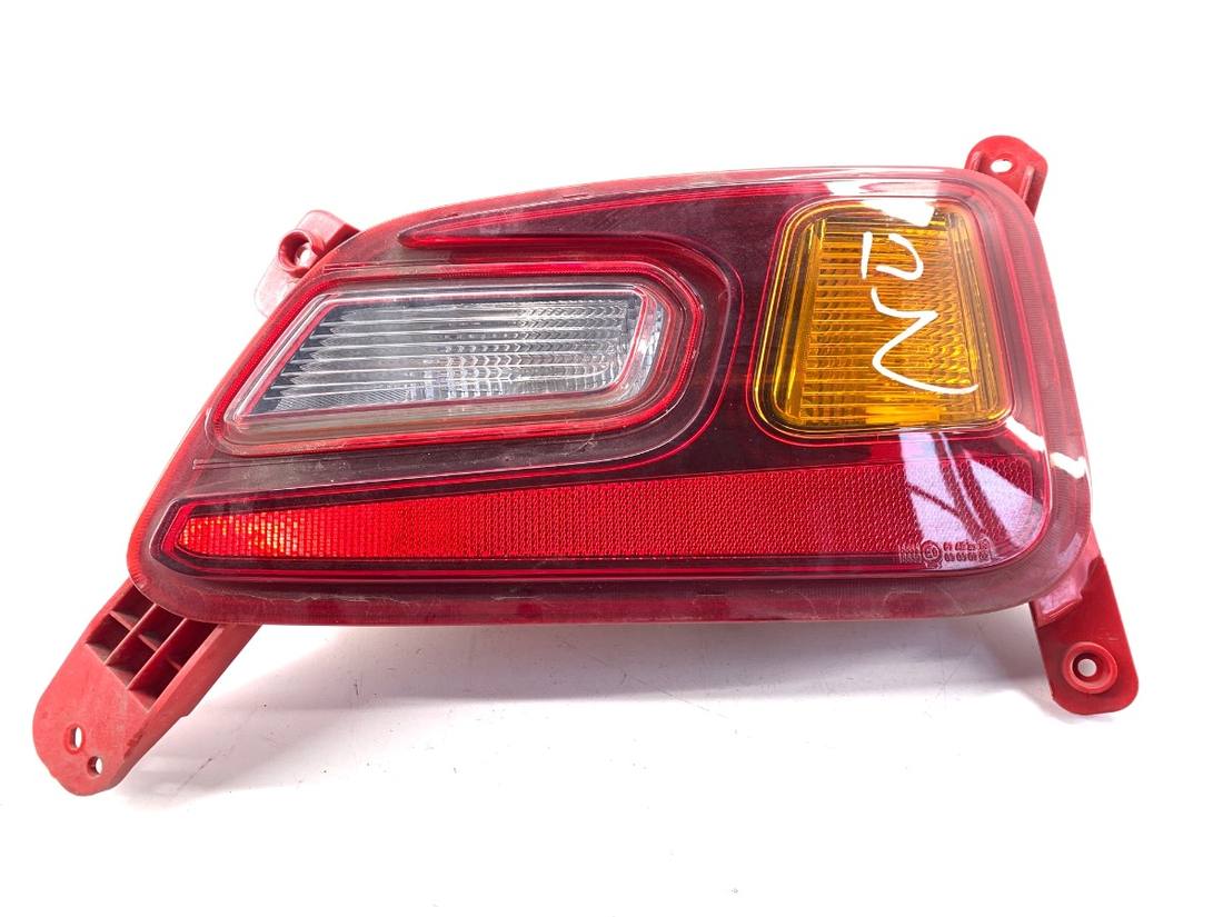 Фонарь задний правый Hyundai Kona 92406-J90