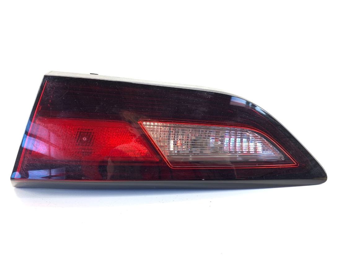 Ліхтар задній правий Opel Astra K 39098789