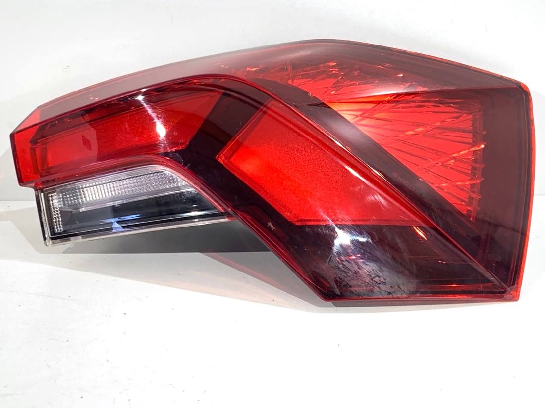 Ліхтар задній правий Skoda Kamiq 658945208A